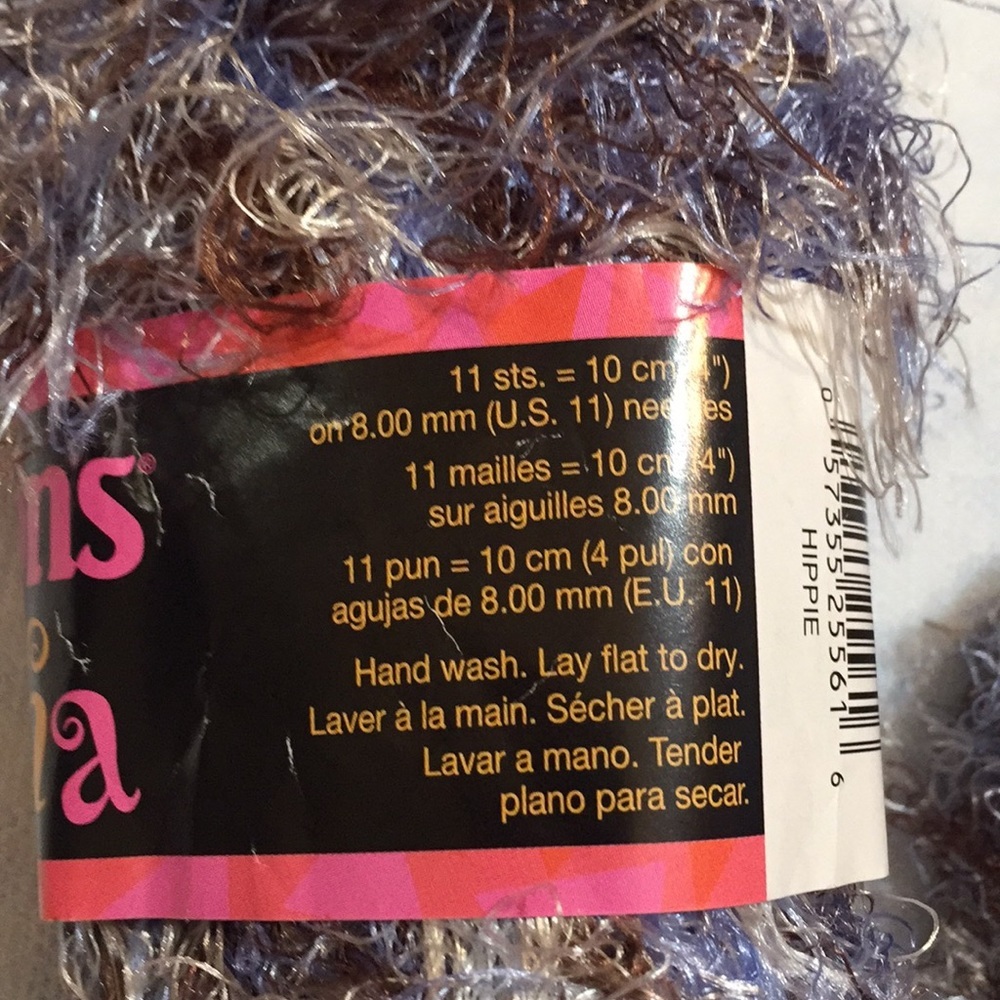 Yarn & Needles. - Picture 3 of 6